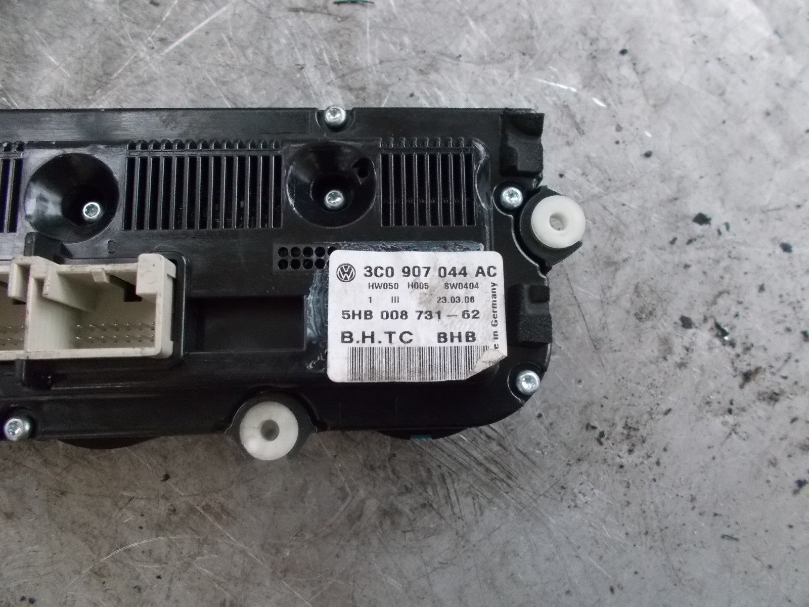 VOLKSWAGEN PASSAT B6 CLIMATE CONTROL UNIT MODULE 3C0907044AC