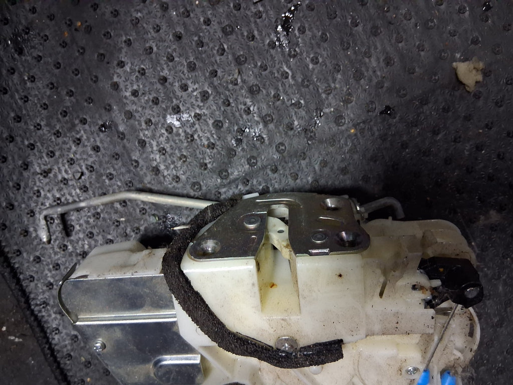 2022 SUZUKI VITARA MK4 NSF PASSENGER SIDE FRONT DOOR LOCK MECHANISM 8220154PA3