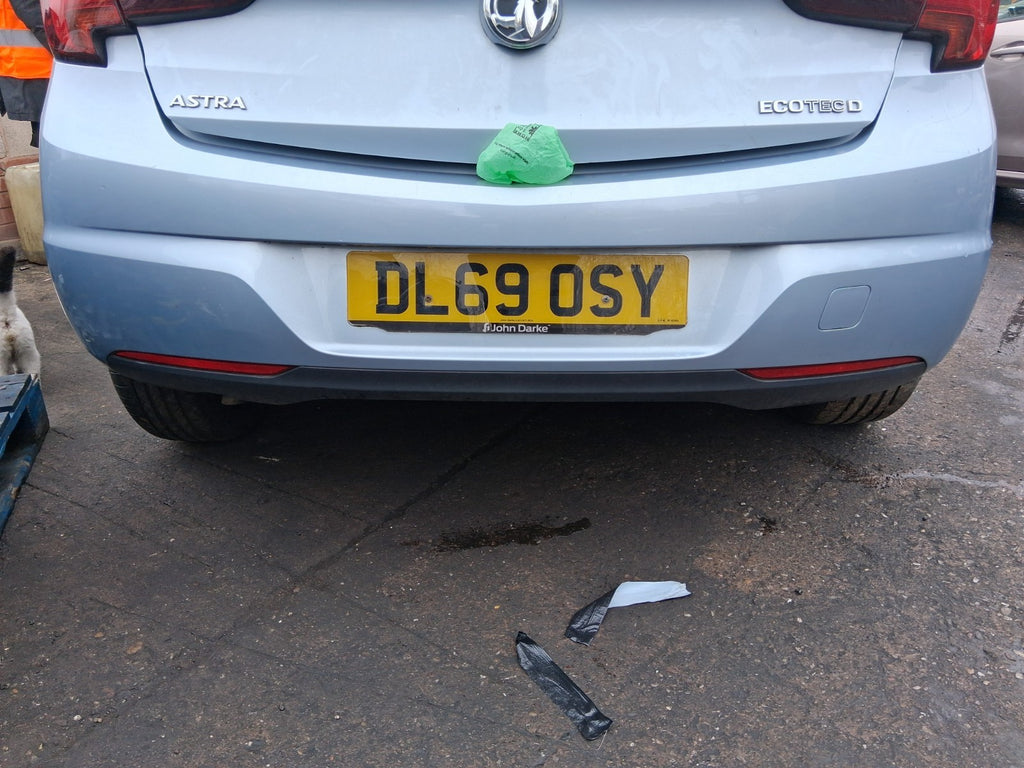 2019 VAUXHALL ASTRA K REAR COMPLETE BUMPER MAGNETIC SILVER METALLIC Z189