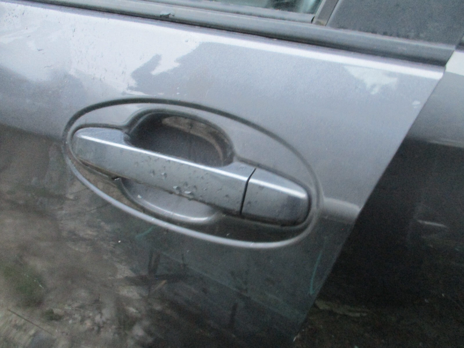 TOYOTA YARIS MK3 2018 NSF PASSENGER SIDE FRONT DOOR HANDLE MAGNETIC GREY MET 1G3