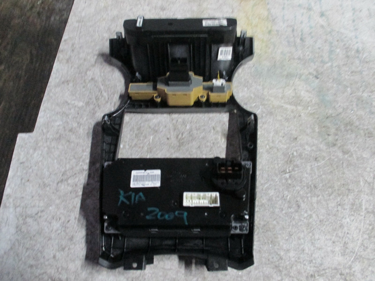 KIA CARENS 2009 MK2 HEATER CONTROL WITH CLOCK AND HAZARD SWITCH