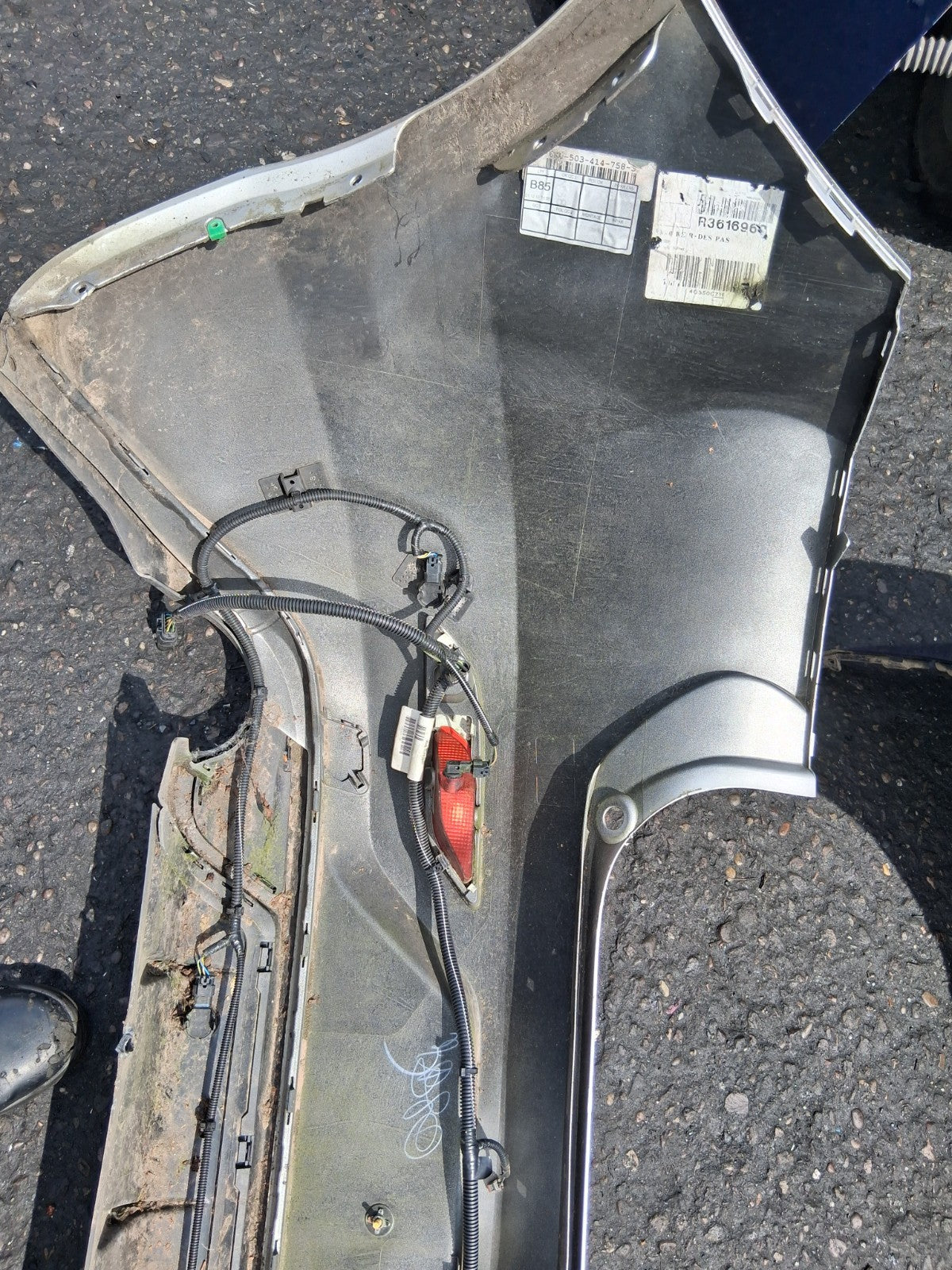 2015 VOLVO V40 D3 COMPLETE REAR BUMPER WITH PDC SENSOR SILVER