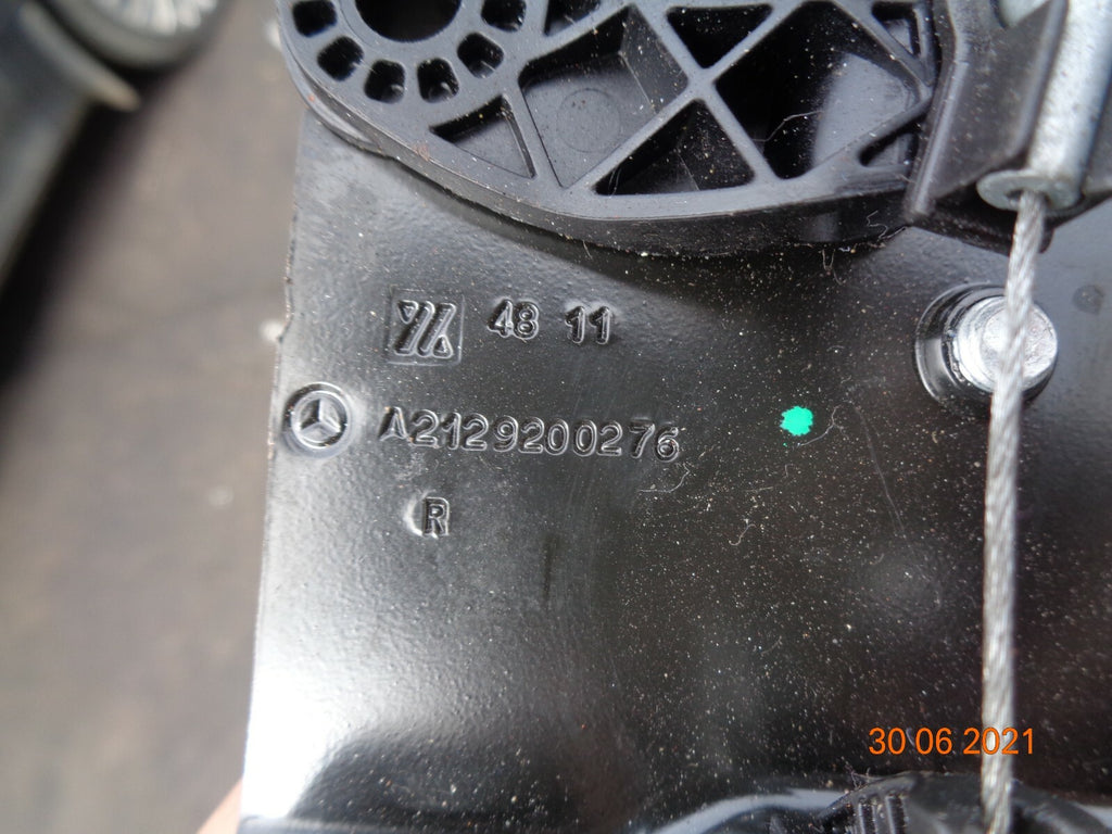 MERCEDES E CLASS W212 2011 OS DRIVER SIDE REAR SEAT LOCK MECHANISM A2129200276