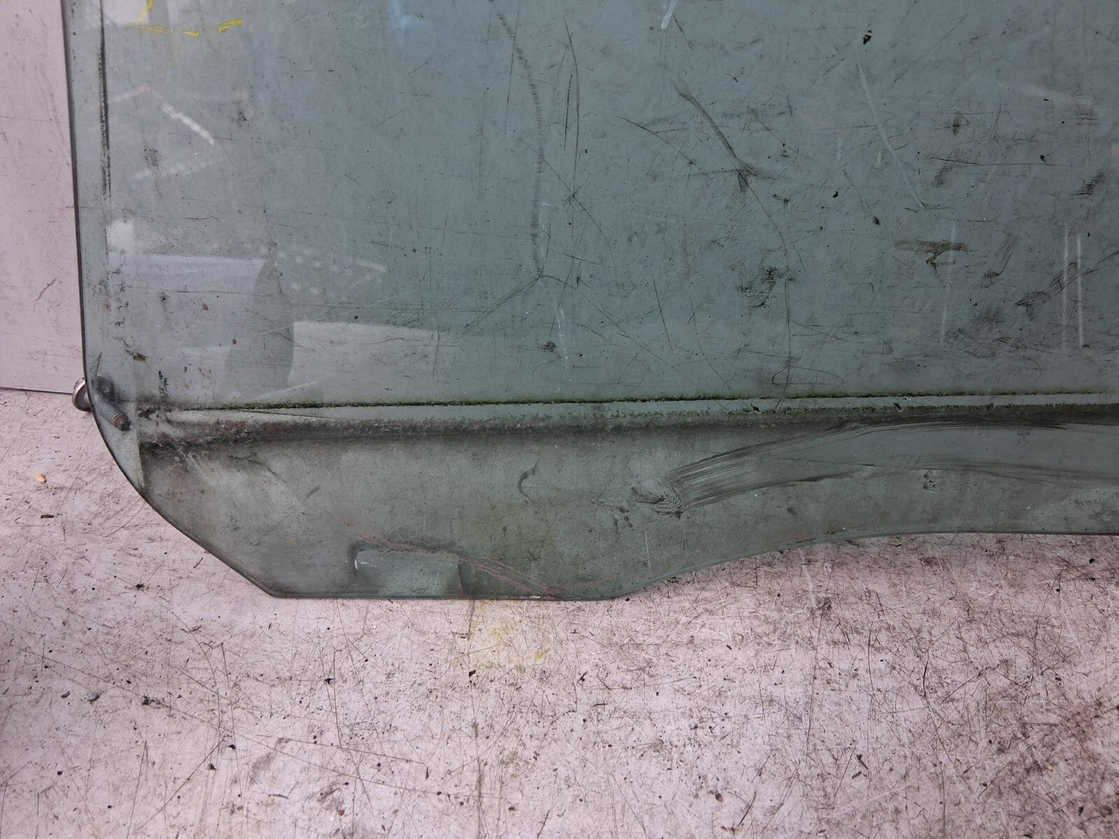 2007 FORD FOCUS MK2 OSF DRIVER SIDE FRONT RIGHT WINDOW GLASS 43R000016