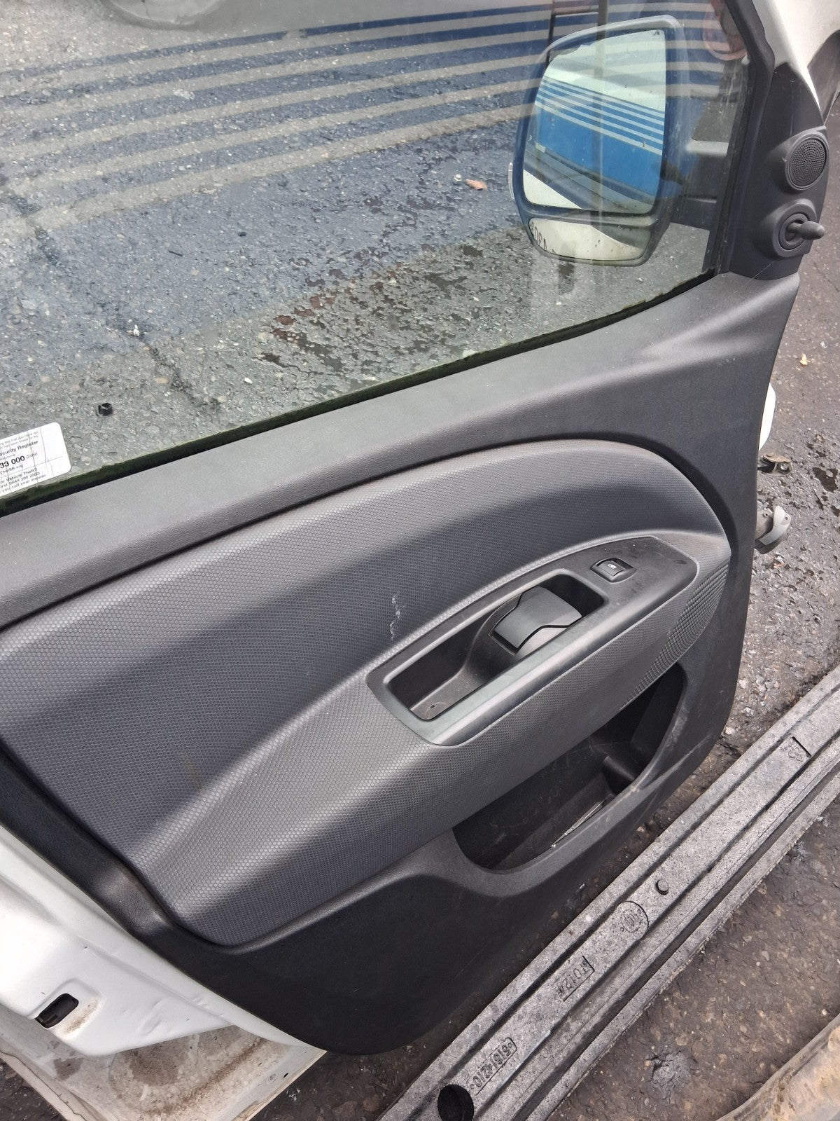 2013 FIAT DOBLO MK2 NSF PASSENGER SIDE FRONT LEFT COMPLETE DOOR WITH WING MIRROR