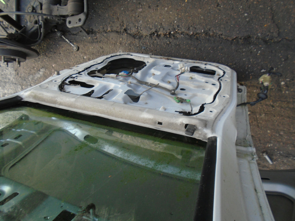 FORD RANGER 2002 OSR DRIVER SIDE REAR COMPLETE DOOR WHITE