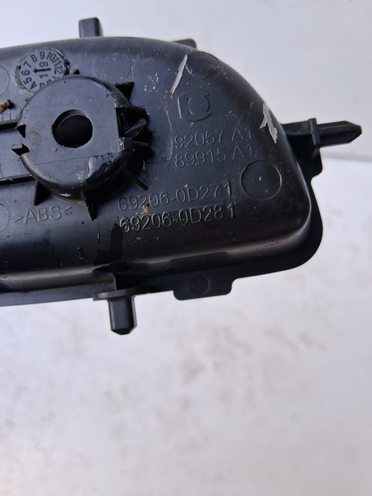 2019 TOYOTA AYGO MK2 NSF FRONT NEAR PASSENGER LEFT SIDE DOOR HANDLE 692060D271