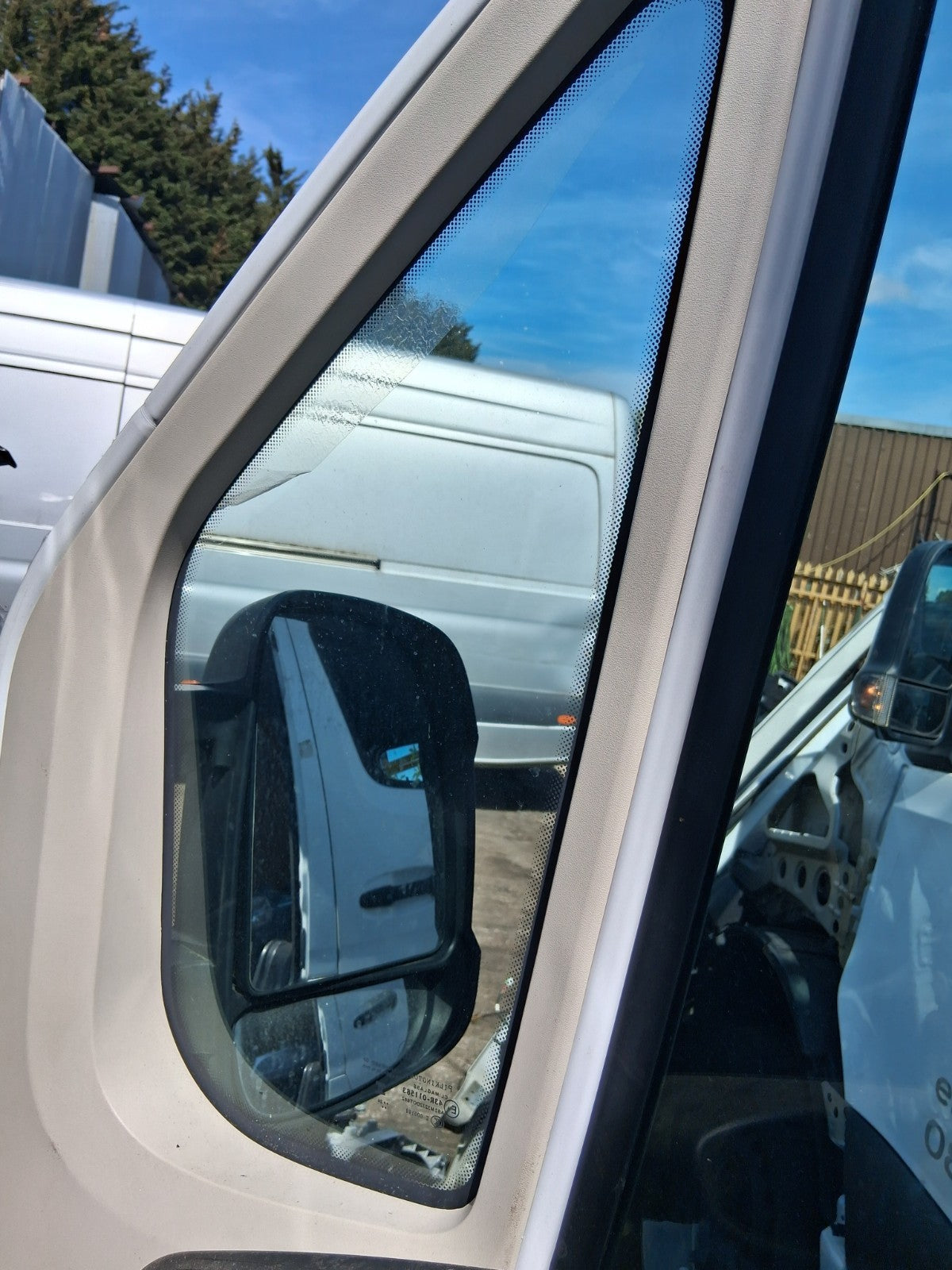 2024 PEUGEOT BOXER MK3 L3H2 OSF DRIVER SIDE FRONT DOOR QUARTER GLASS