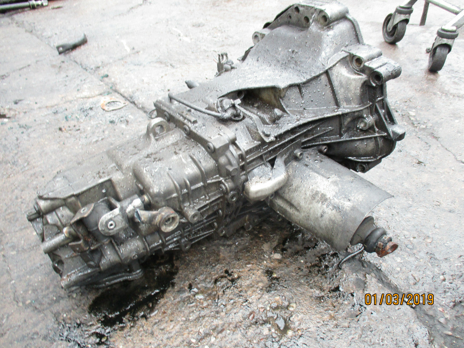 AUDI A4 B7 2006 2.0 TDI 6 SPEED MANUAL GEARBOX LAU