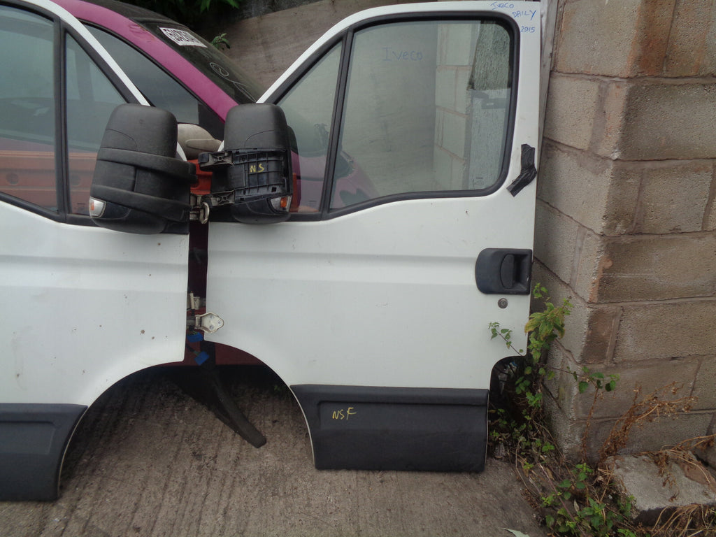 IVECO DAILY MK5 2015 NSF PASSENGER SIDE FRONT COMPLETE DOOR WHITE