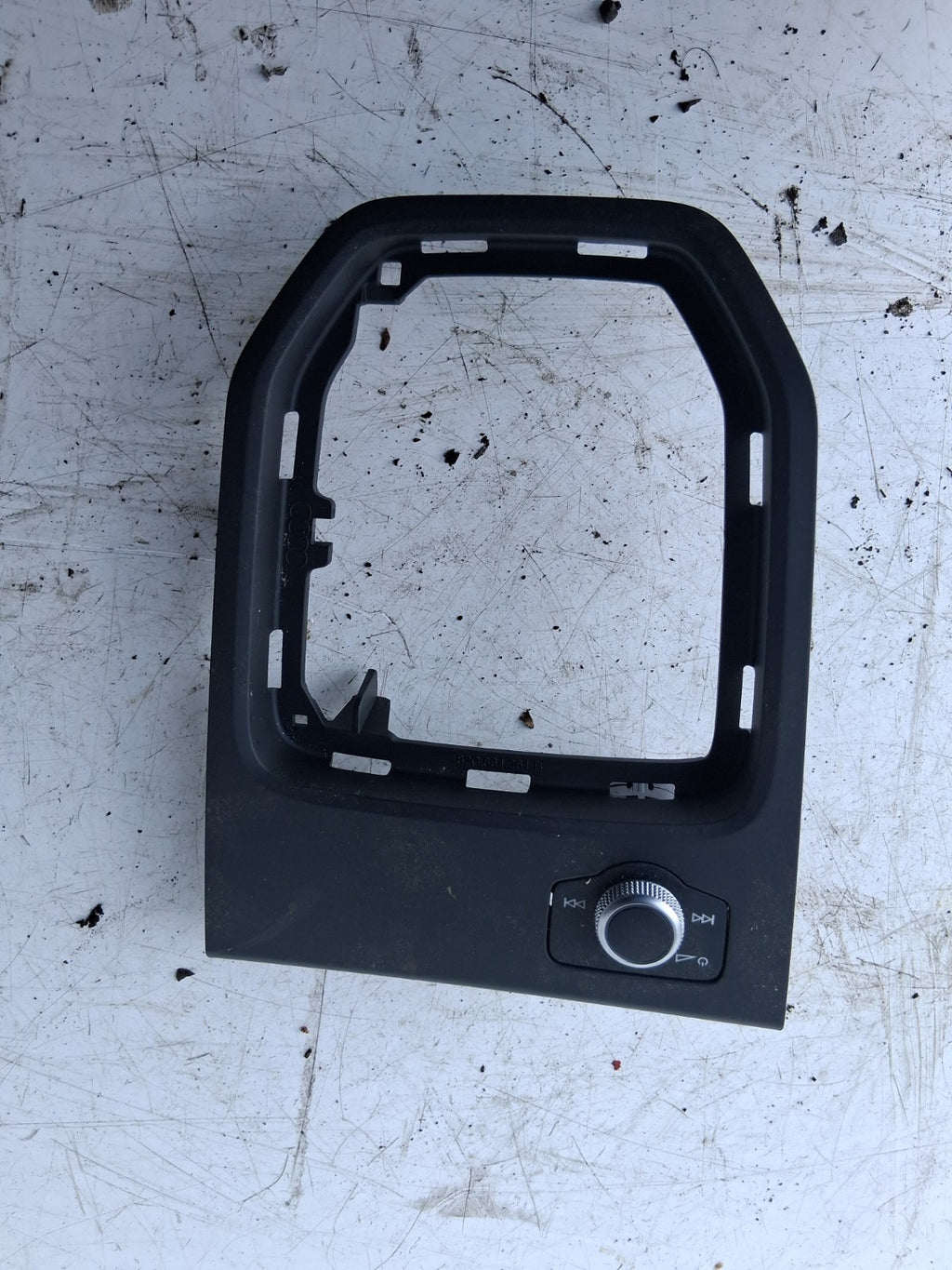 2024 AUDI A1 S LINE MK2 GB GEAR SELECTOR GEAR SURROUND TRIM PANEL 11055001