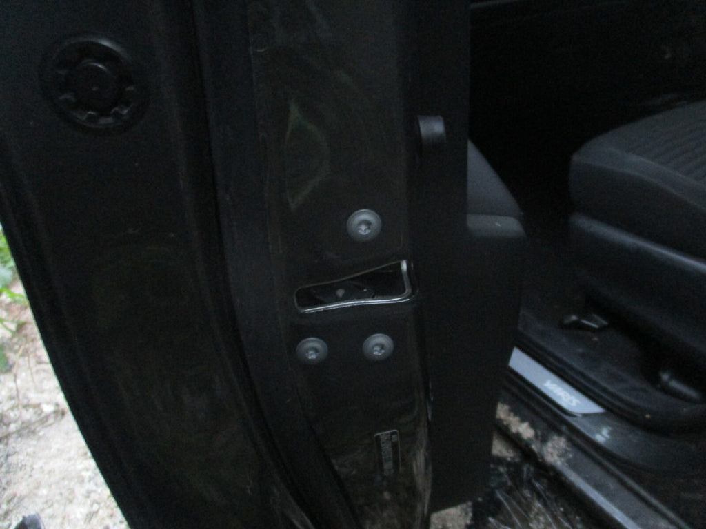 TOYOTA YARIS MK3 2018 NSF PASSENGER SIDE FRONT DOOR LOCK MECHANISM
