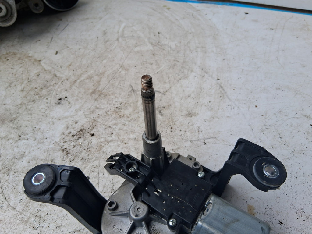 2013 VAUXHALL ASTRA J REAR WINDSCREEN WIPER MOTOR 13395013