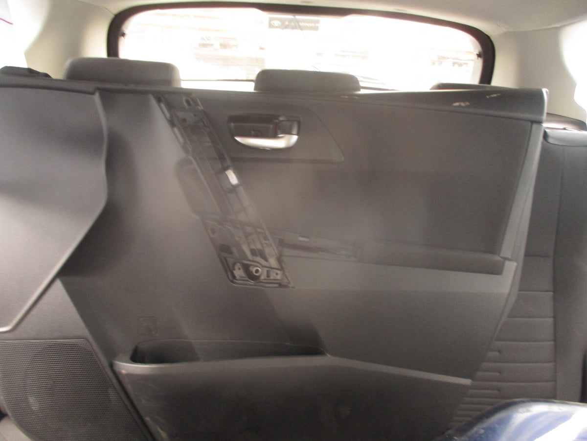2018 TOYOTA AURIS E180 MK2 OSF DRIVER SIDE FRONT RIGHT DOOR CARD PANEL