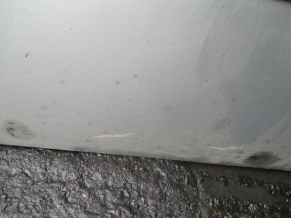 TOYOTA AVENSIS 1997 MK1 T220 NSF FRONT PASSENGER SIDE COMPLETE DOOR SILVER