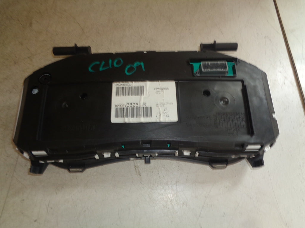 RENAULT CLIO 2009 MK3 CLOCKS SPEEDOMETER INSTRUMENT CLUSTER 8200316825K