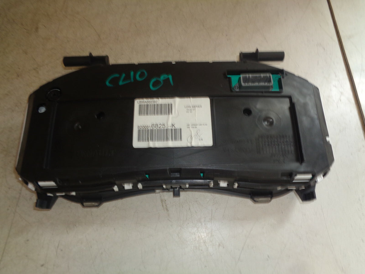 RENAULT CLIO 2009 MK3 CLOCKS SPEEDOMETER INSTRUMENT CLUSTER 8200316825K