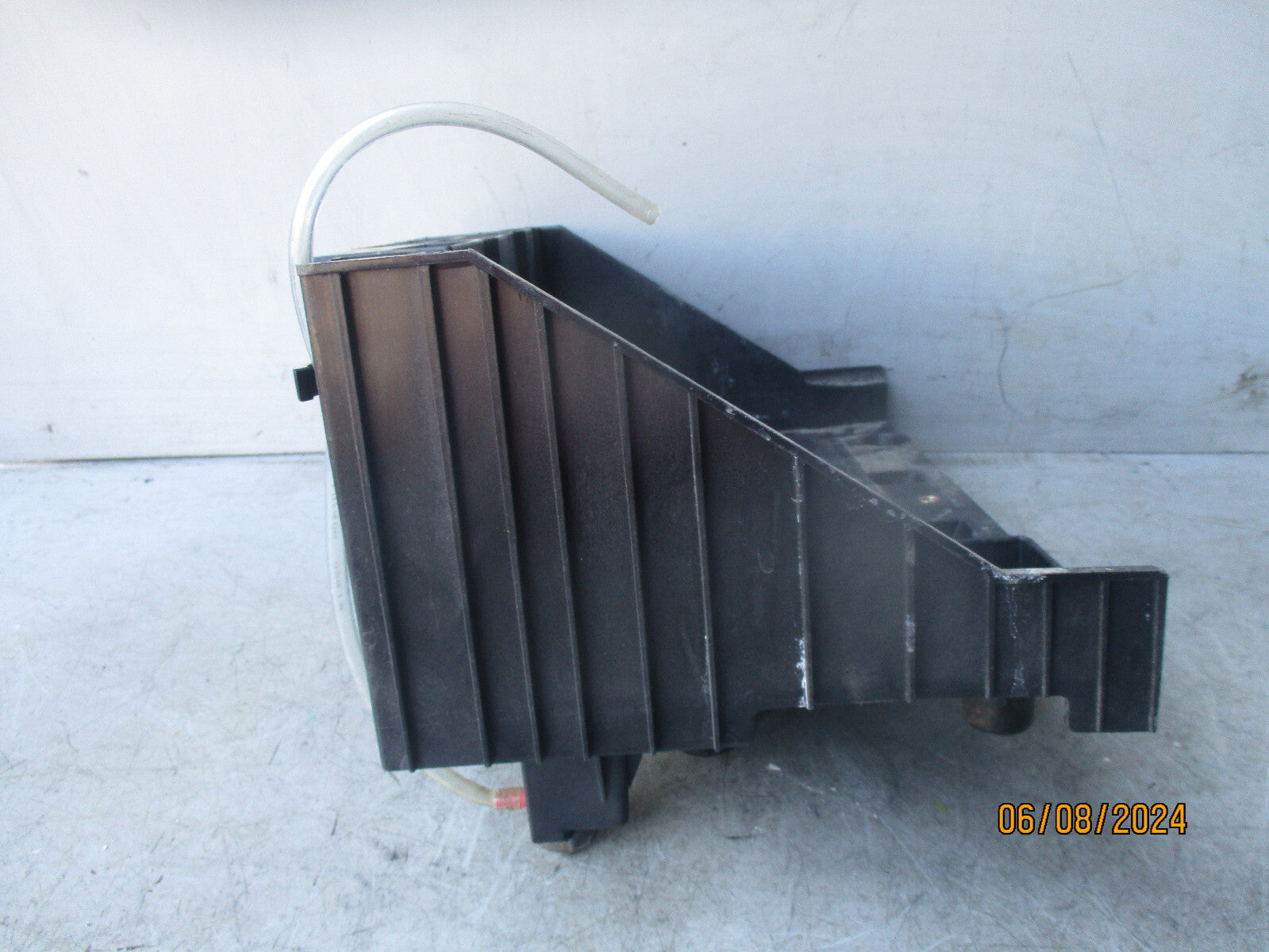 2020 MERCEDES BENZ SPRINTER BATTERY RETAINING PLATE A9105453000