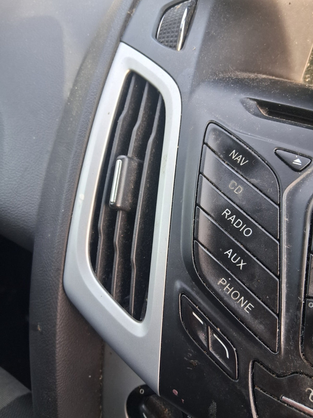 2013 FORD FOCUS MK3 HATCHBACK FRONT CENTER DASHBOARD BOTH AIR VENTS
