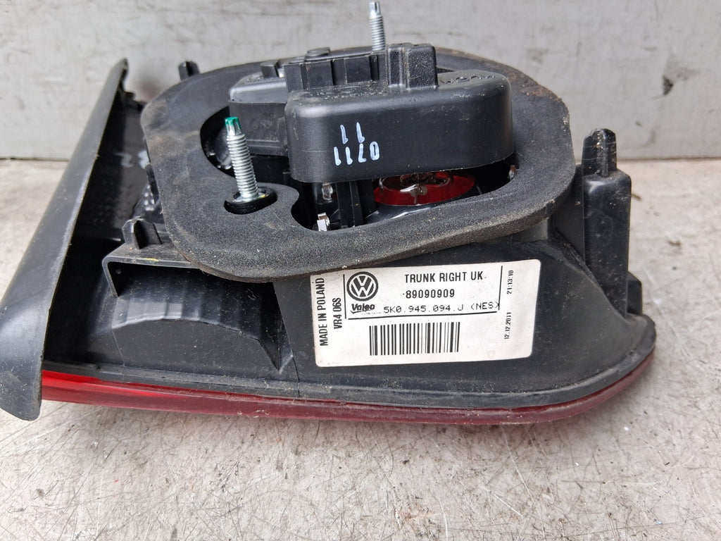 2011 VW VOLKSWAGEN GOLF MK6 OSR DRIVER SIDE REAR INNER TAIL LIGHT 5K0945094