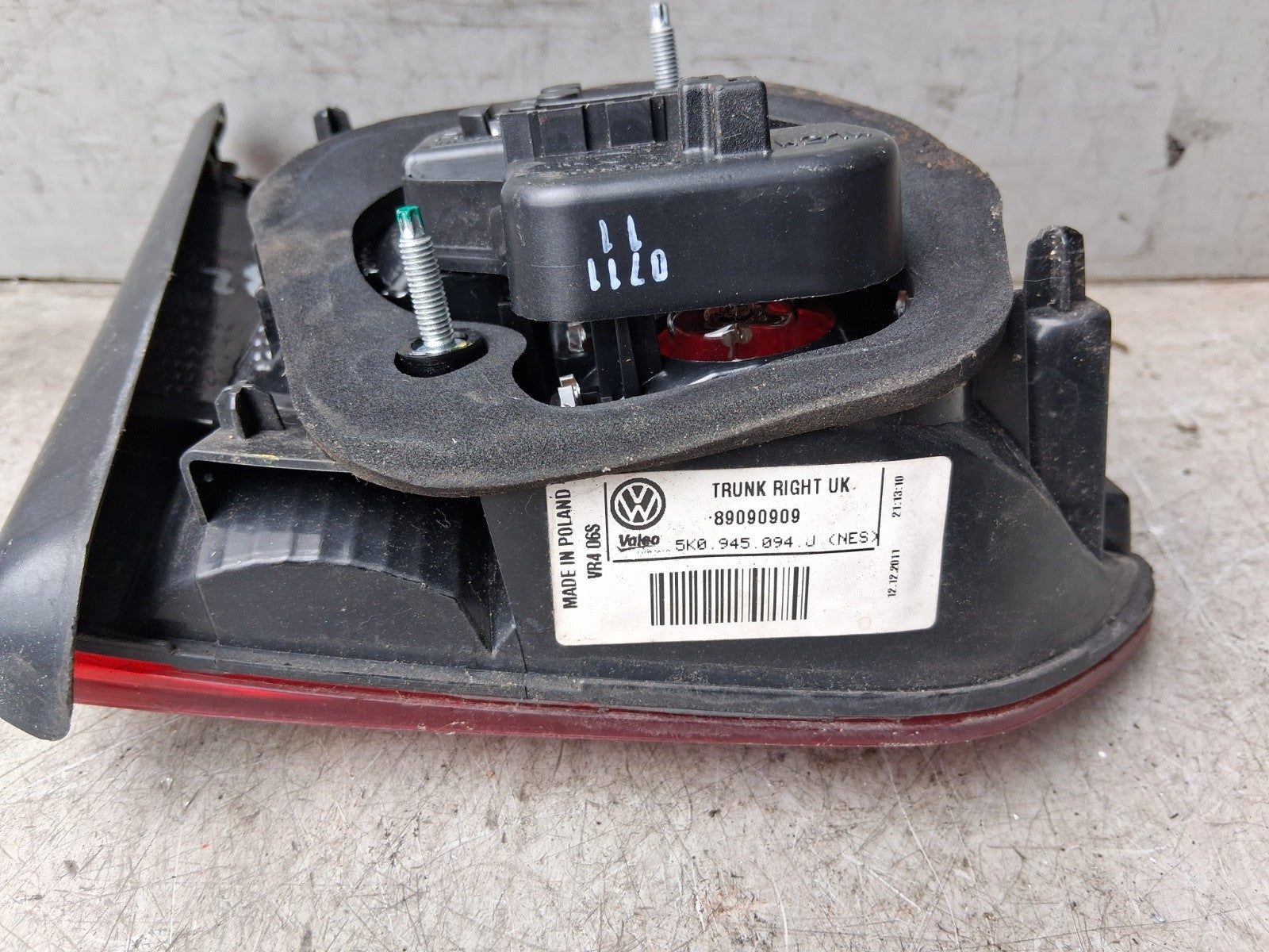 2011 VW VOLKSWAGEN GOLF MK6 OSR DRIVER SIDE REAR INNER TAIL LIGHT 5K0945094