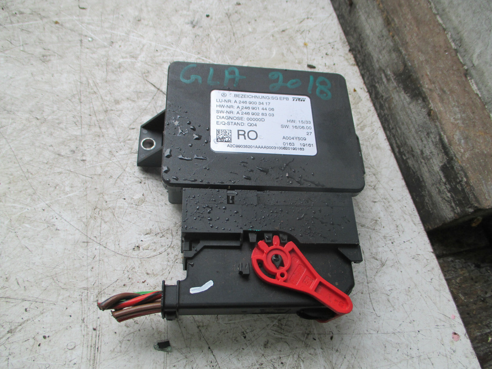 MERCEDES GLA X156 2018 ELECTRIC HANDBRAKE CONTROL ECU UNIT A2469003417