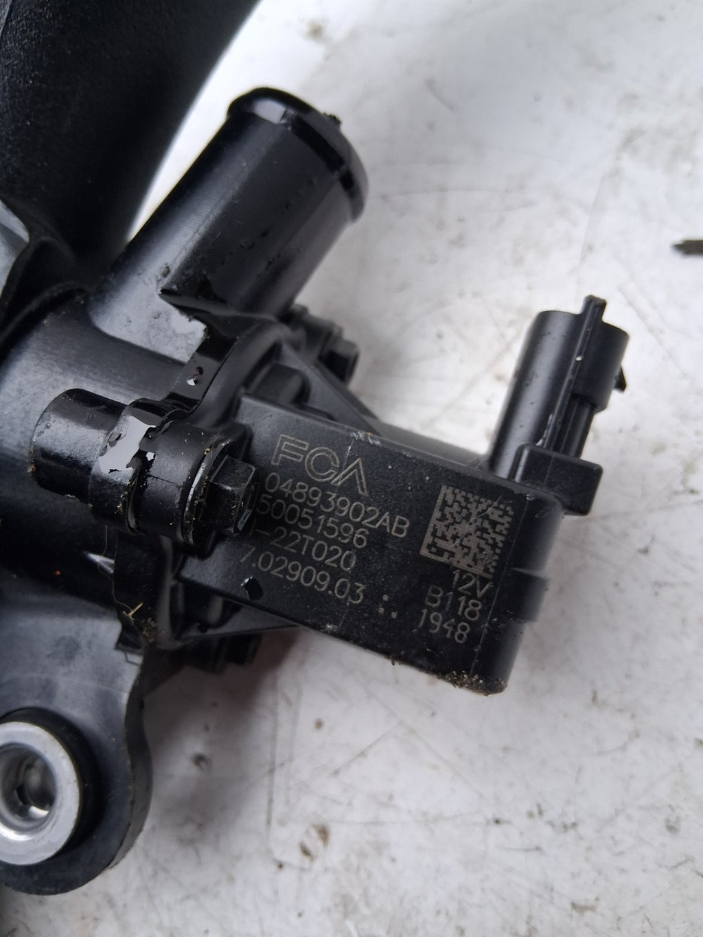 2019 ALFA ROMEO STELVIO 949 DIVERT AIR FLOW VALVE SENSOR & AIR PIPE 04893902AB