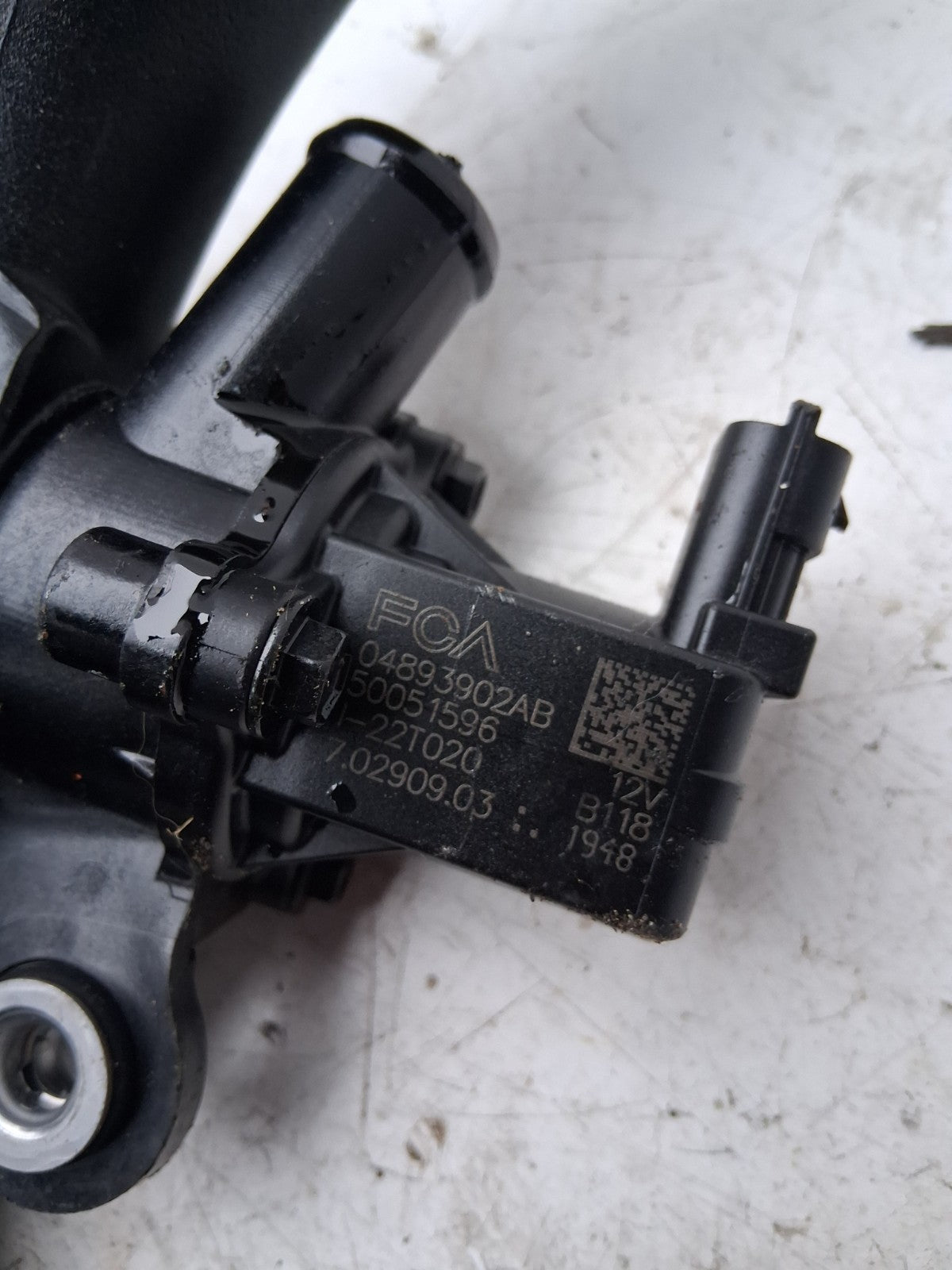 2019 ALFA ROMEO STELVIO 949 DIVERT AIR FLOW VALVE SENSOR & AIR PIPE 04893902AB
