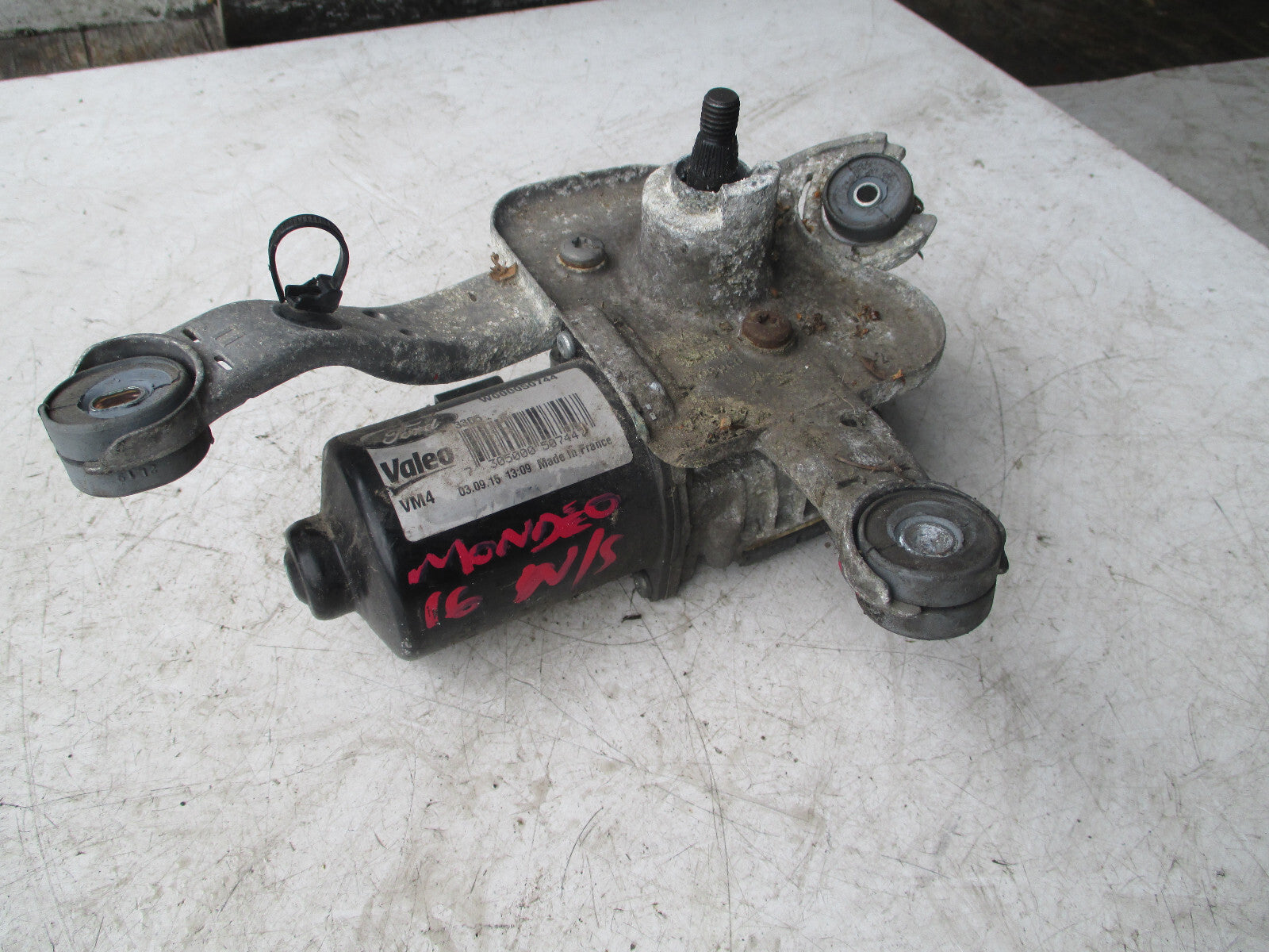 FORD MONDEO MK5 2016 NS PASSENGER SIDE FRONT WIPER MOTOR DS7317504DD