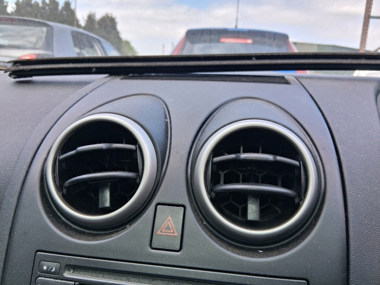 2013 NISSAN QASHQAI J10 FRONT CENTRE DASHBOARD FRONT BOTH AIRVENTS