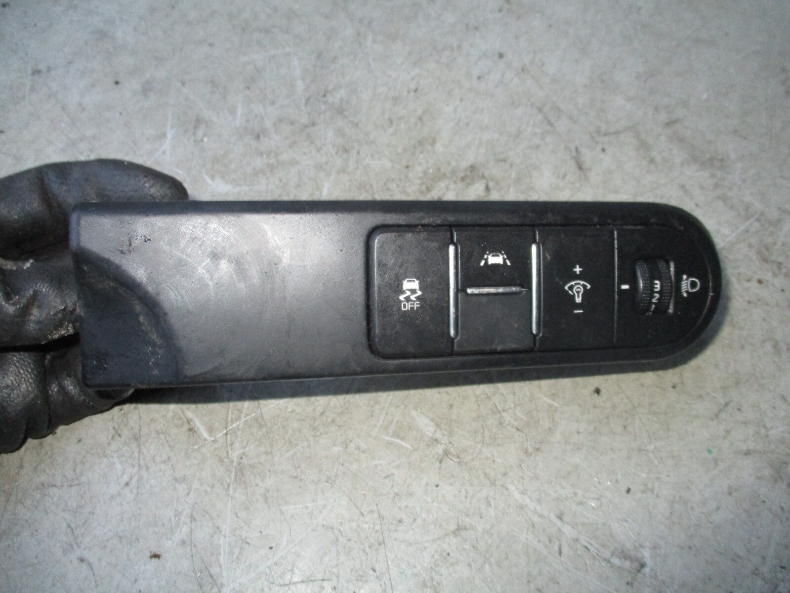 KIA CEED MK3 2019 LANE ASSIST HEADLIGHT TRACTION SWITCH 93700J7930