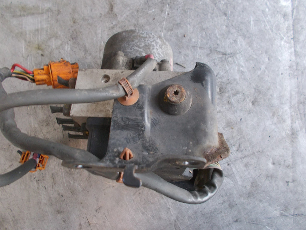 HONDA CRV MK1 2001 ABS PUMP & CONTROL MODULE A4044001056