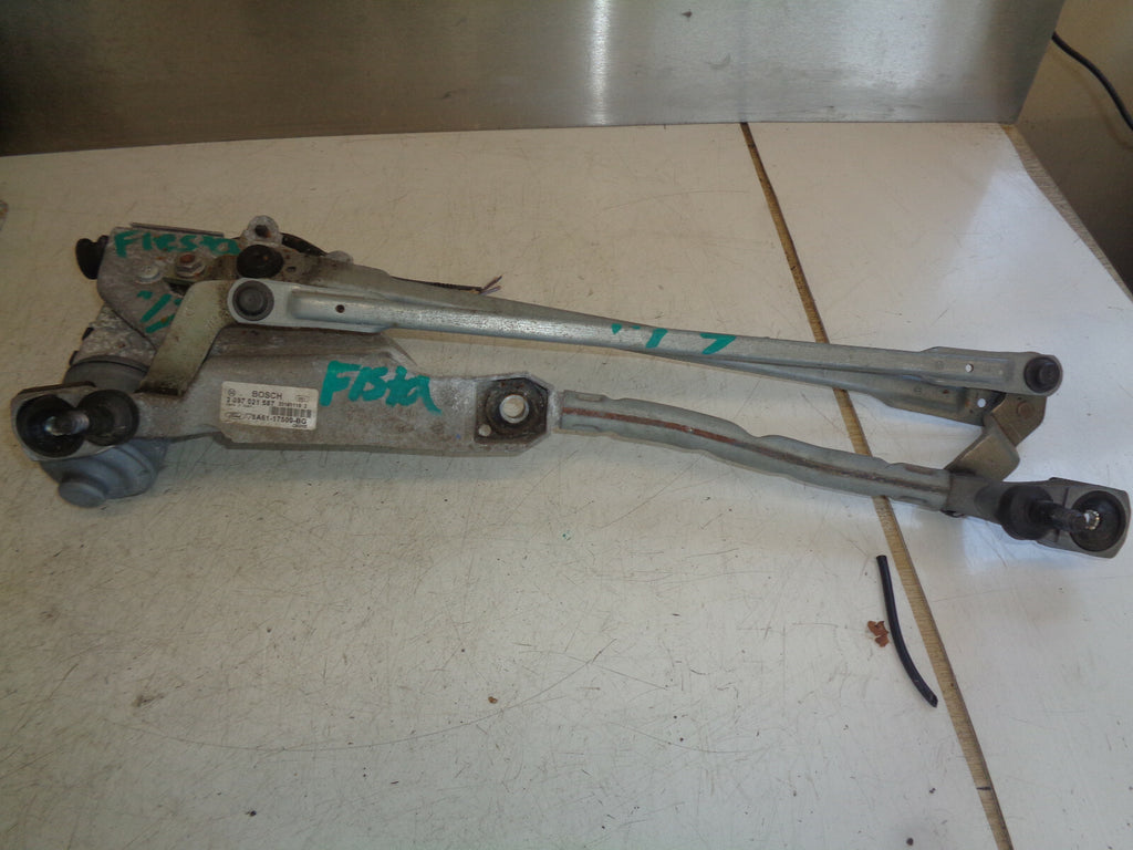 FORD FIESTA MK7 2017 FRONT WINDSCREEN WIPER MOTOR & LINKAGES 8A6117500BG