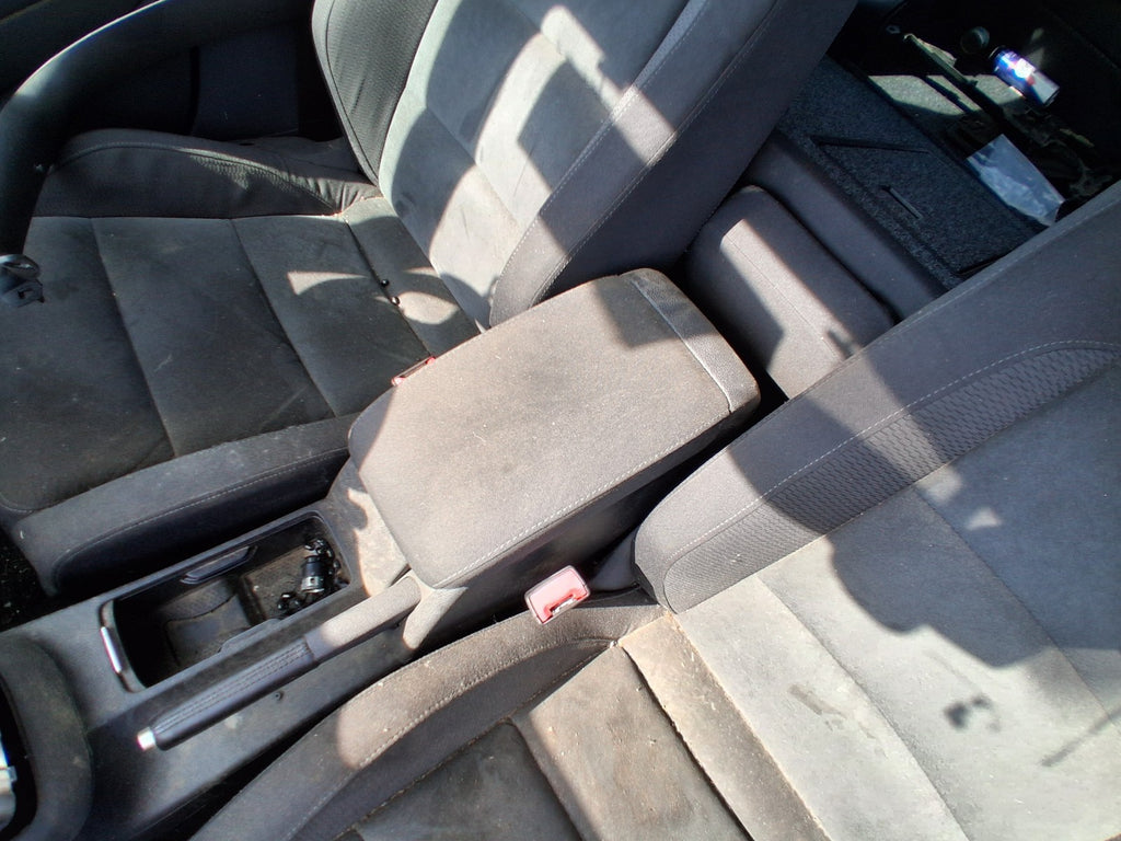 2012 VW VOLKSWAGEN GOLF MK6 CENTRE CONSOLE ARMREST FABRIC