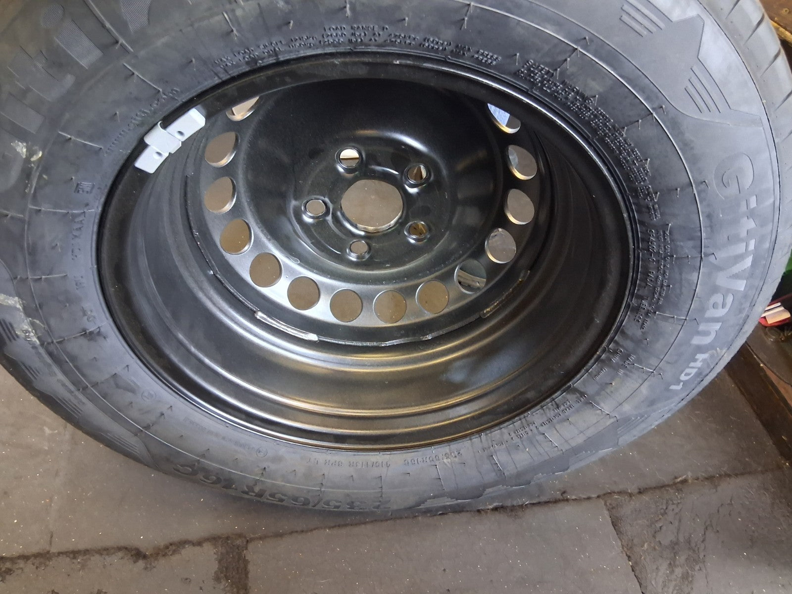 VW VOLKSWAGEN CRAFTER MK2 MAN 16 INCH STEEL WHEEL & TYRE 235/65R16C 2N0601027