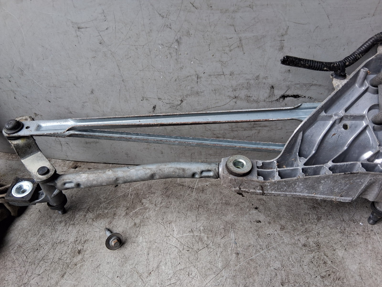 2009 FORD FIESTA MK7 FRONT WINDSCREEN WIPER MOTOR & LINKAGE 8A6117500BB