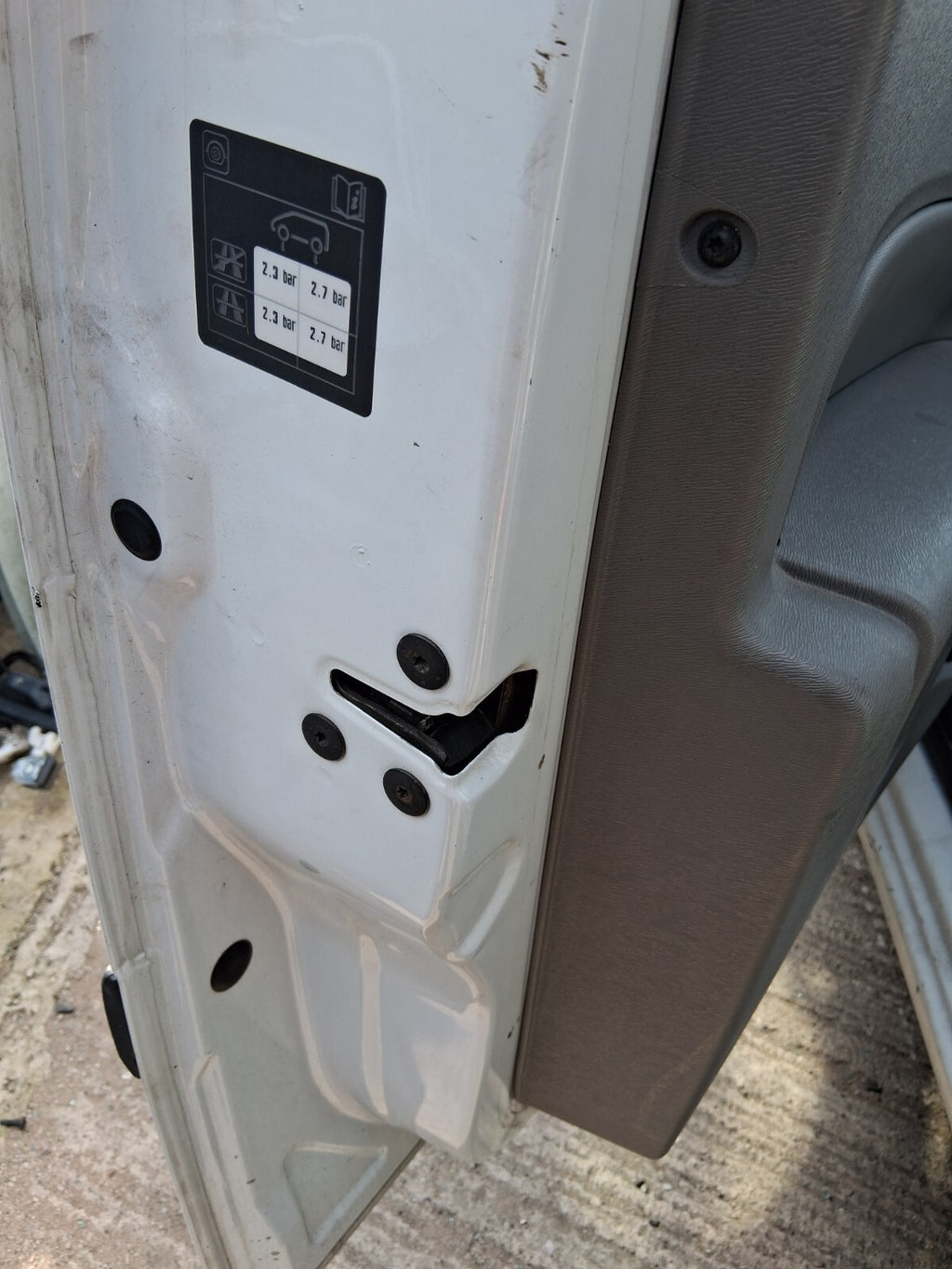 RENAULT KANGOO MK2 2010 NSF PASSENGER SIDE FRONT DOOR LOCK MECHANISM