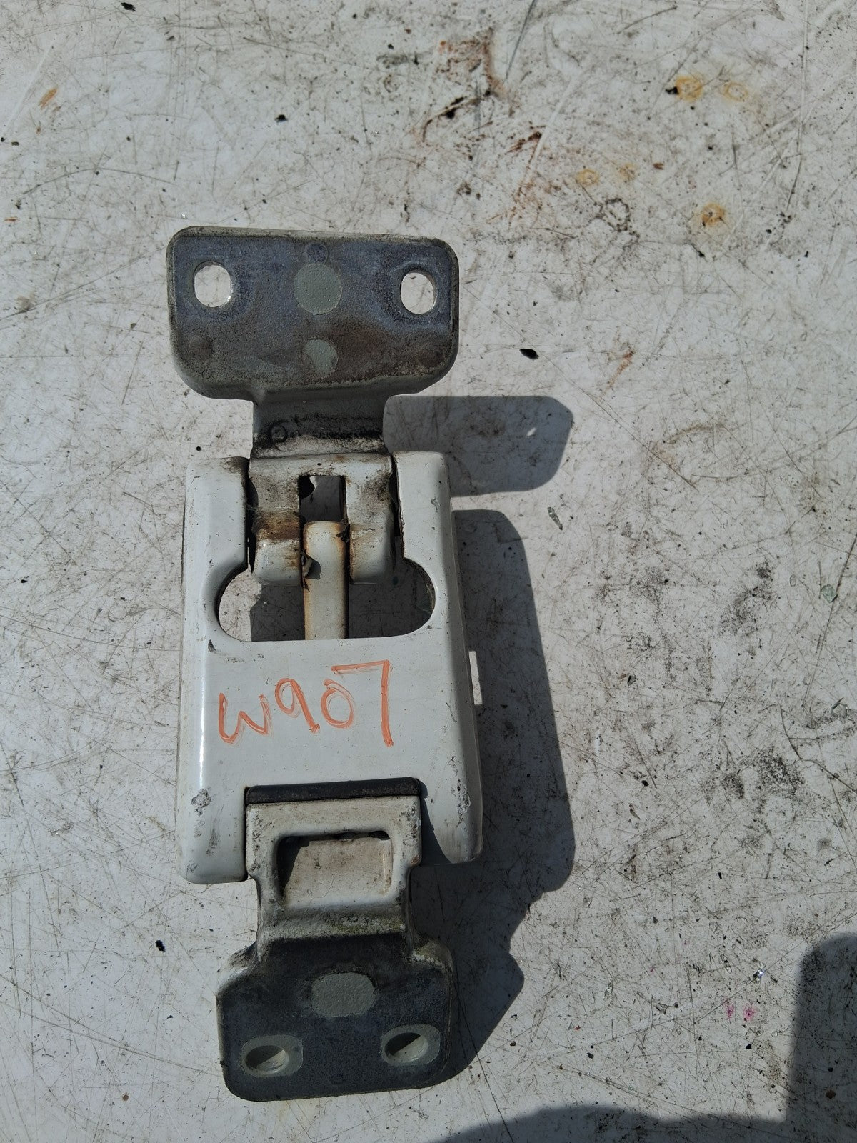 2020 MERCEDES BENZ SPRINTER W907 REAR UPPER RIGHT DRIVER DOOR HINGE A9107406400