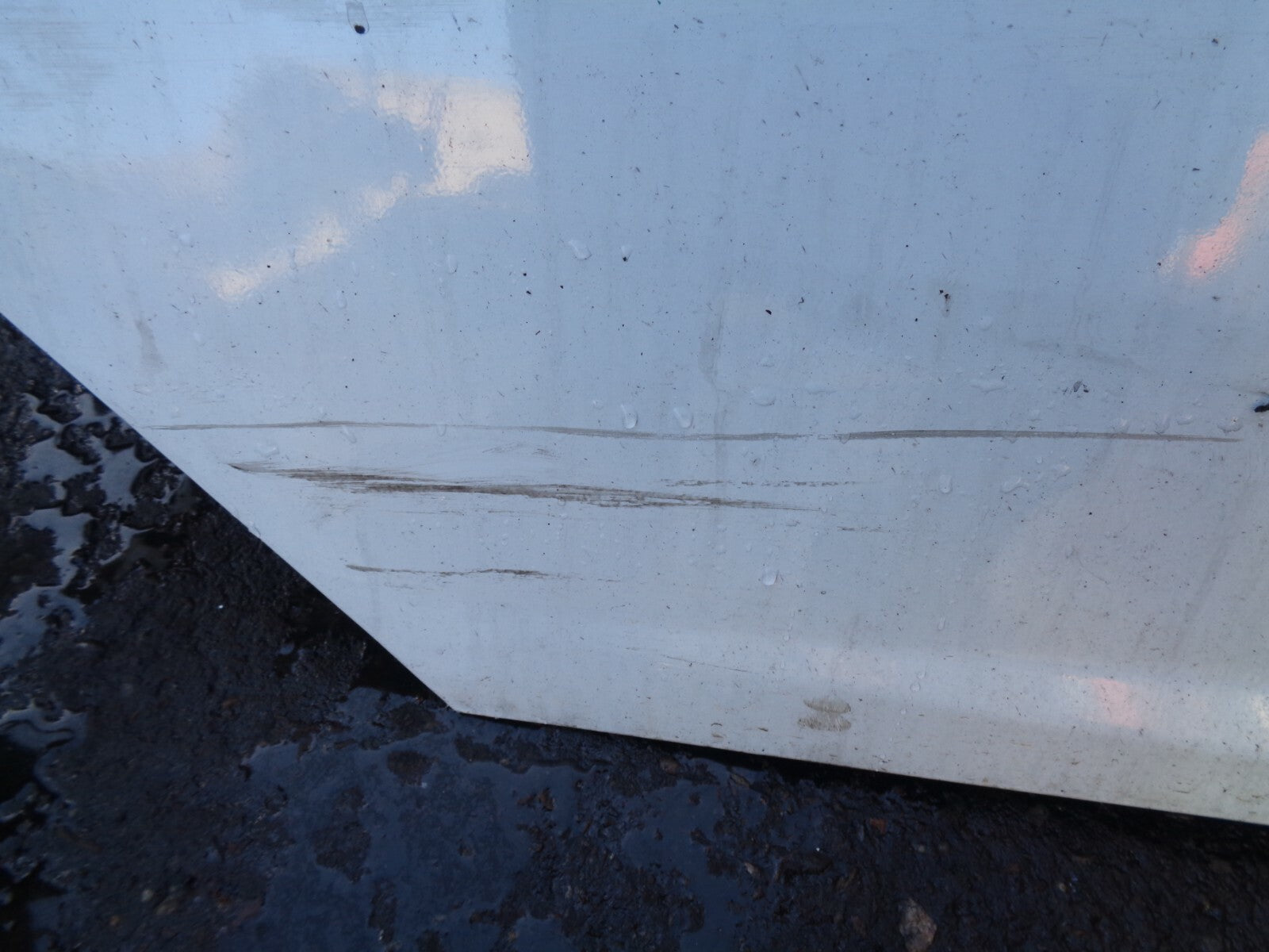 FORD FOCUS MK3 2017 OSR DRIVER SIDE REAR COMPLETE DOOR WHITE
