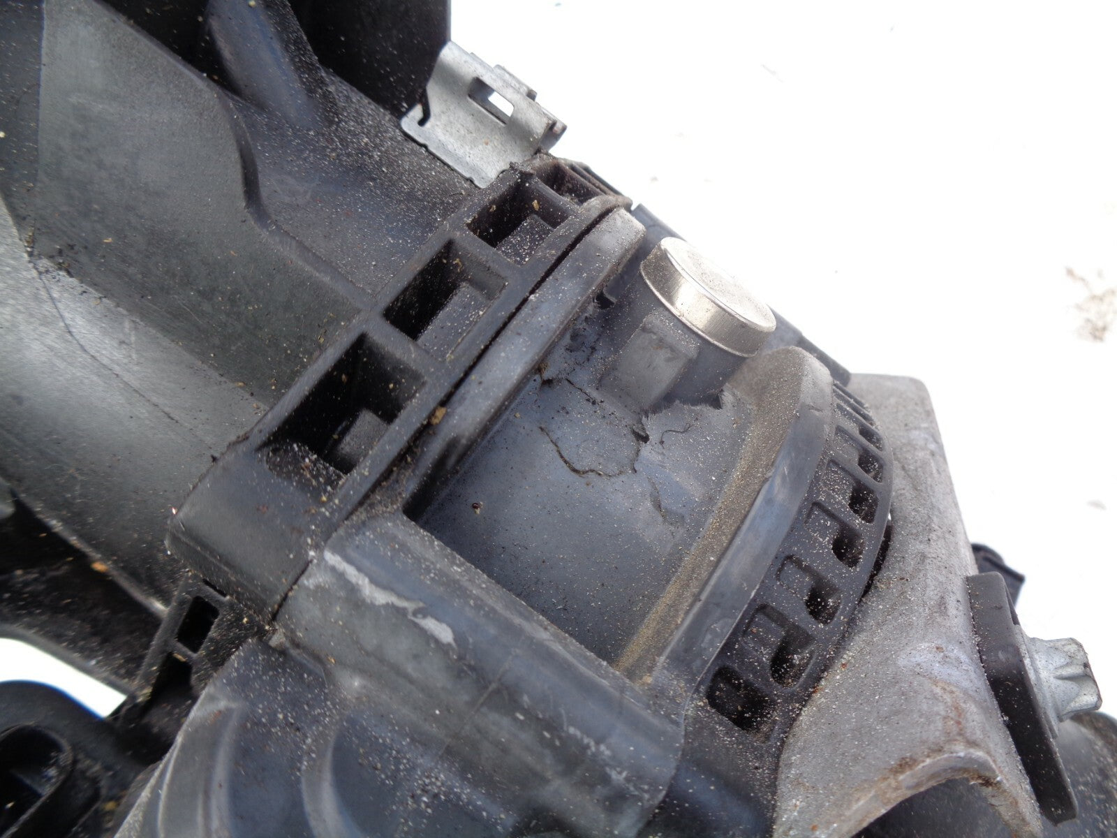 MERCEDES BENZ 2012 THROTTLE BODY AND INTERCOOLER PIPE A6510900470 A0101537428