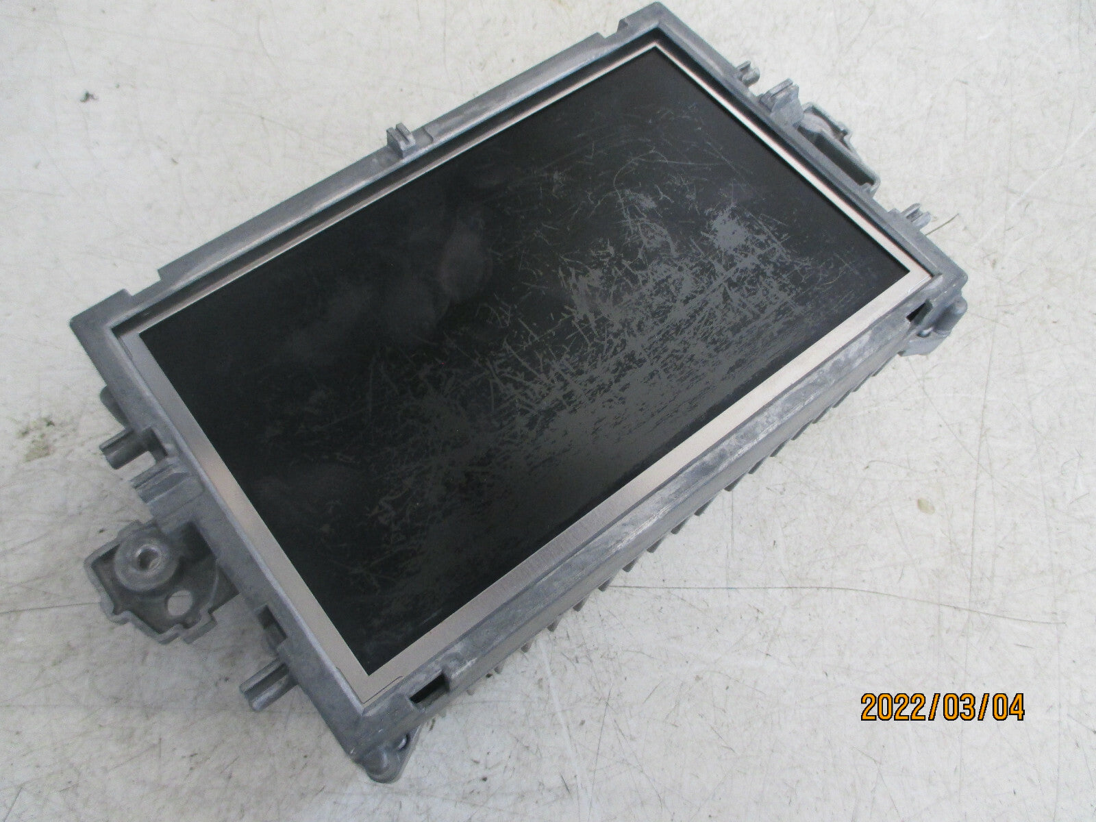 MERCEDES BENZ E CLASS W212 2012 E220 SAT NAV DISPLAY SCREEN A2129004407