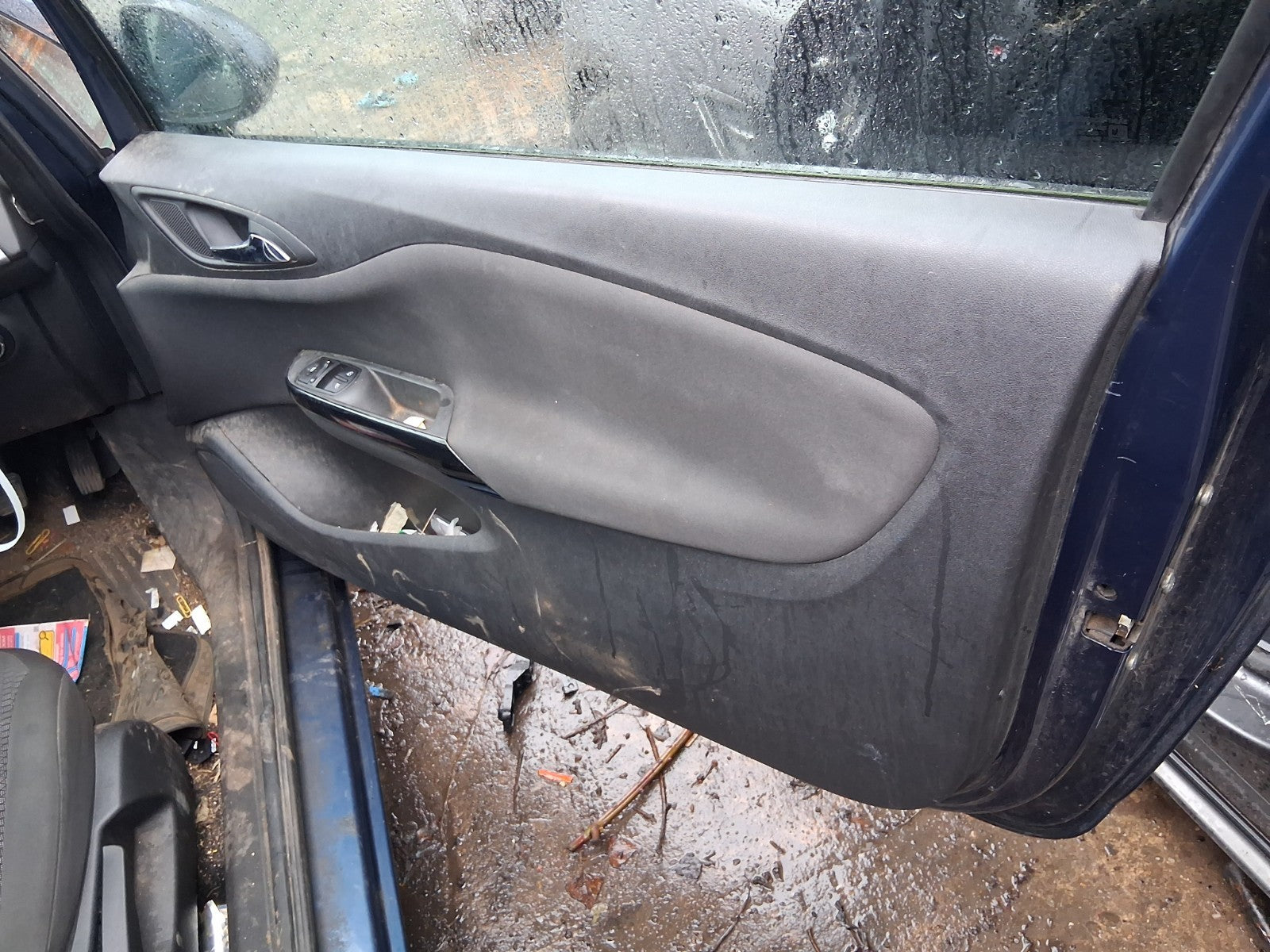 2017 VAUXHALL CORSA E OSF DRIVER SIDE FRONT RIGHT DOOR CARD PANEL