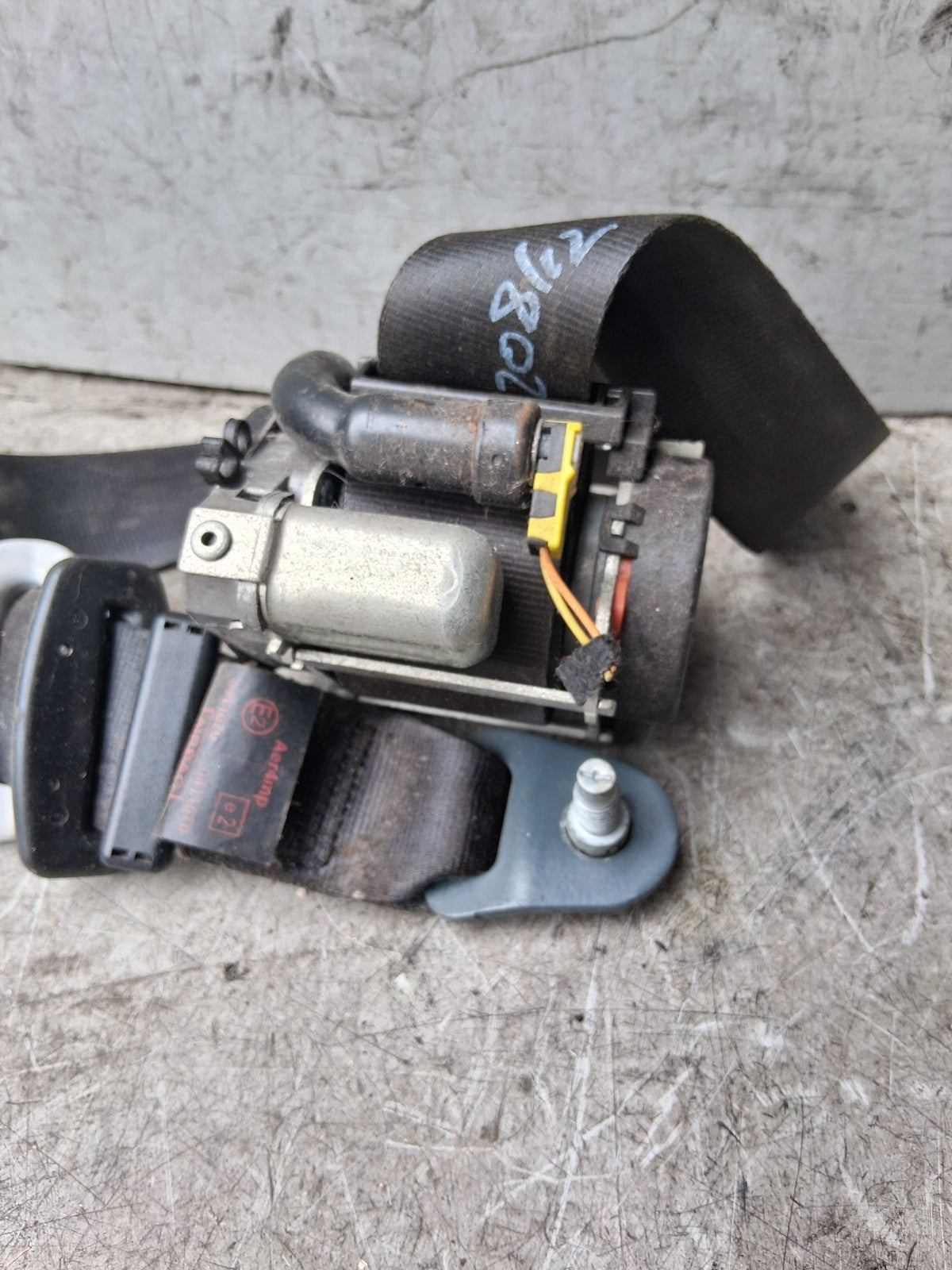 2012 PEUGEOT 208 NSF PASSENGER SIDE FRONT LEFT SEAT BELT 98030003
