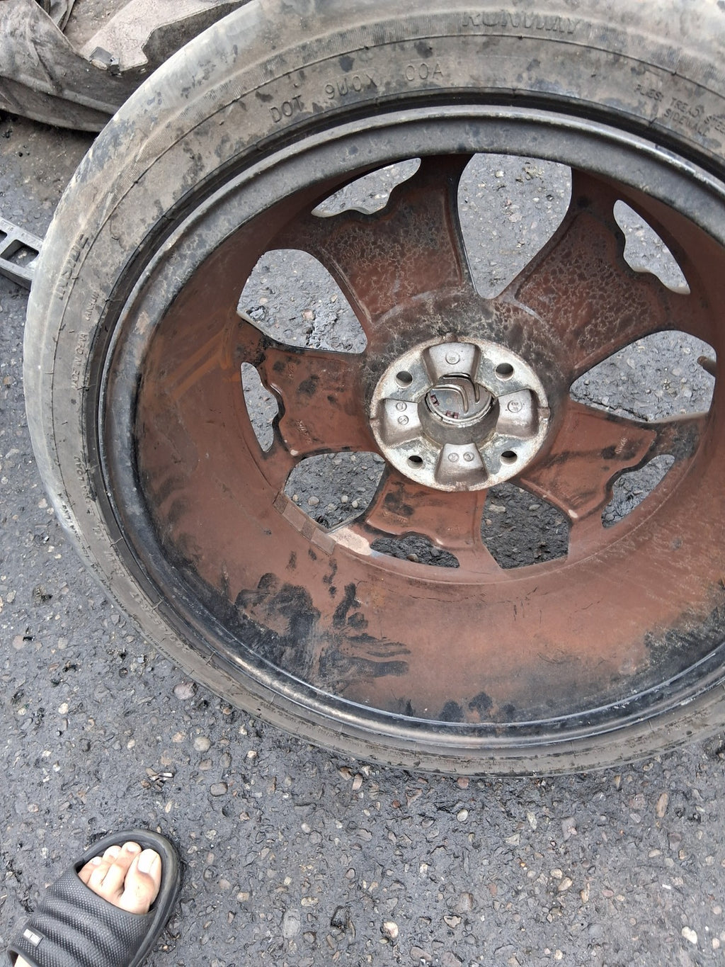 2011 CITROEN DS3 17 INCH ALLOY WHEEL WITH TYRE 205/45R17