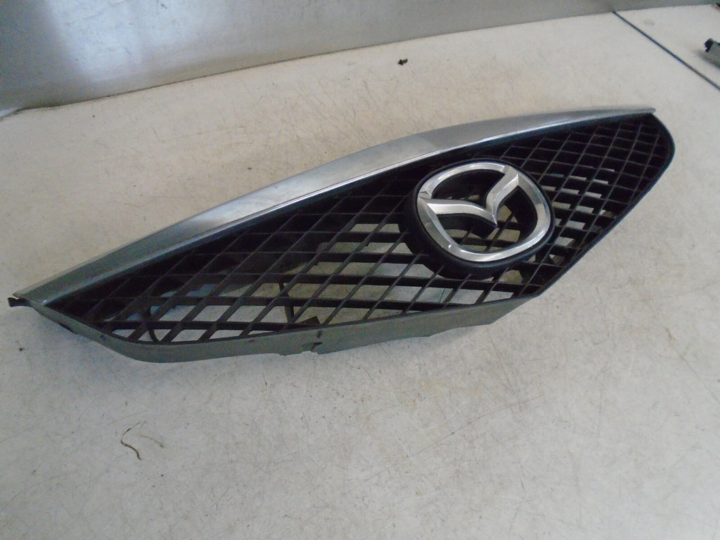 MAZDA PREMACY 2003 FRONT BUMPER BADGE GRILL C14550712