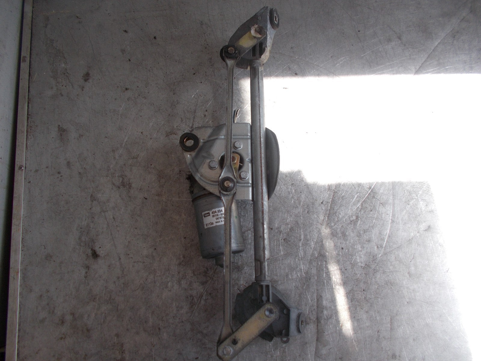 TOYOTA YARIS MK2 FRONT WIPER MOTOR & LINKAGE 851100D010