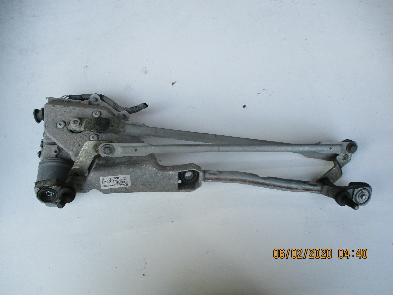 FORD FIESTA MK7 2012 FRONT WINDSCREEN WIPER MOTOR & LINKAGE ARMS 8A61-17500-BG