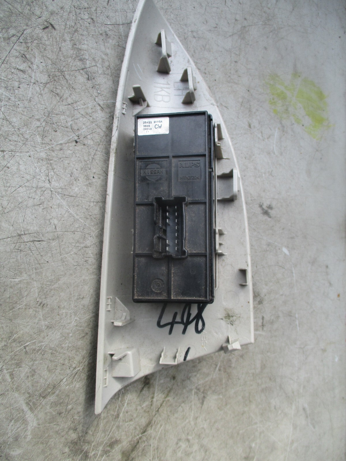 NISSAN JUKE F16 2016 NSF PASSENGER SIDE LEFT DOOR FRONT WINDOW SWITCH 254111KA5A