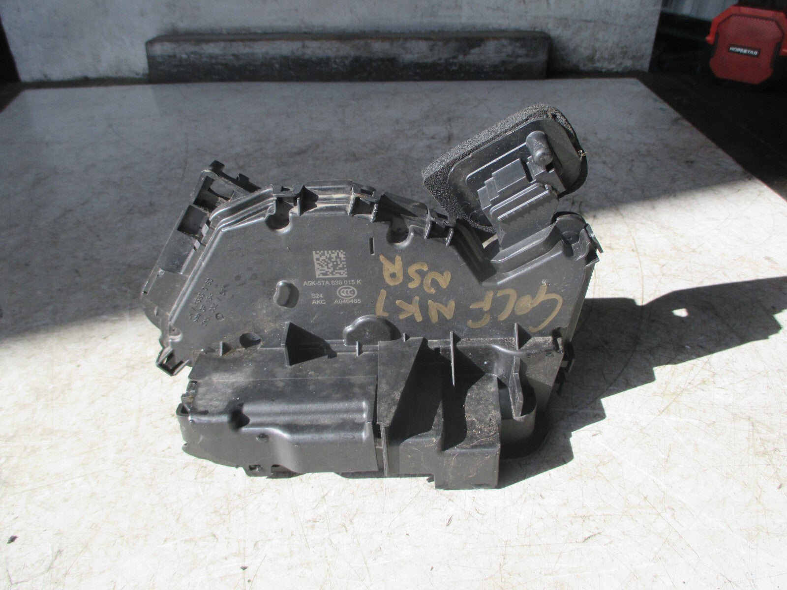 VW VOLKSWAGEN GOLF MK7 2017 NSR PASSENGER SIDE REAR DOOR LOCK 5TA839015K