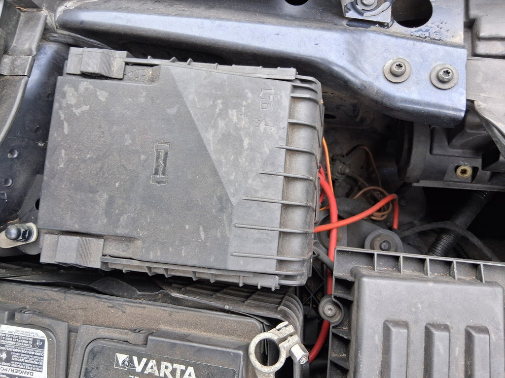 2014 VW VOLKSWAGEN PASSAT B7 1.9 DIESEL FUSE BOX RELAY BOX
